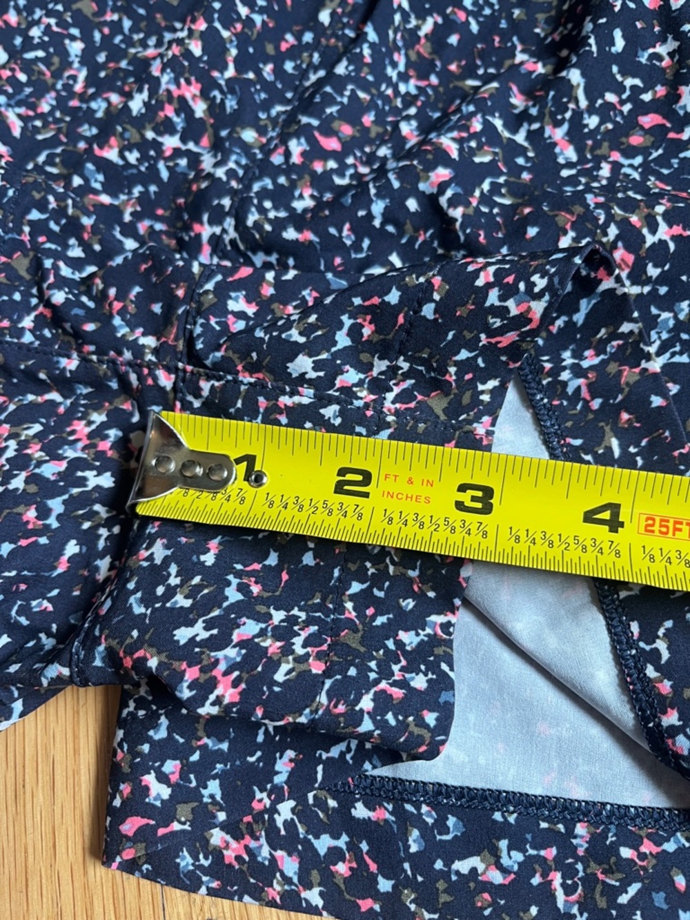 ATHLETA Weekender Mid Rise 3" Run Short Sz M Misha camo navy - Picture 8 of 12